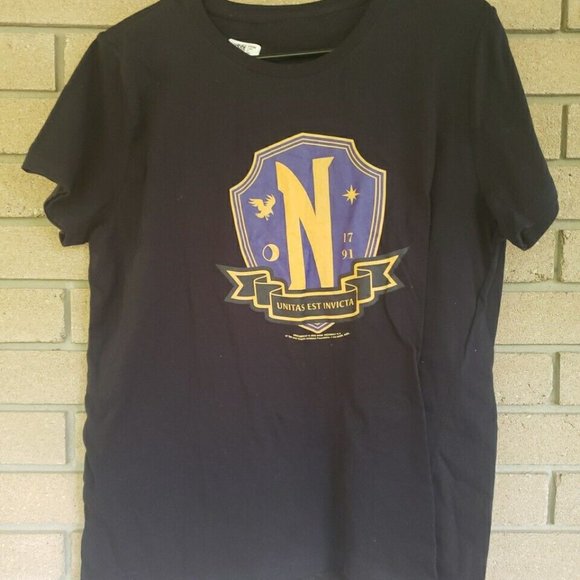 Wednesday - Nevermore Academy "Unitas Est Invicta" Black T-Shirt Size: Large - Picture 1 of 2